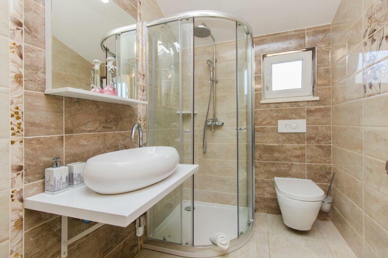 Apartmani Skelin***/**** Kaštela Exteriér fotografie